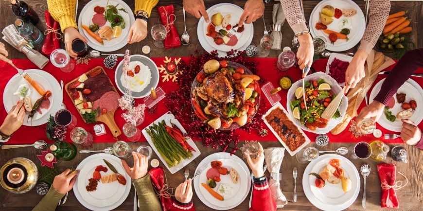 
	Ce poţi face cu mâncarea rămasă de sărbători. Sfaturi şi trucuri de la bucătari celebri 
