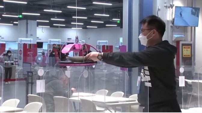 
	Inedit! Mâncare gătită și servită de roboți la Jocurile Olimpice de Iarnă de la Beijing - VIDEO
