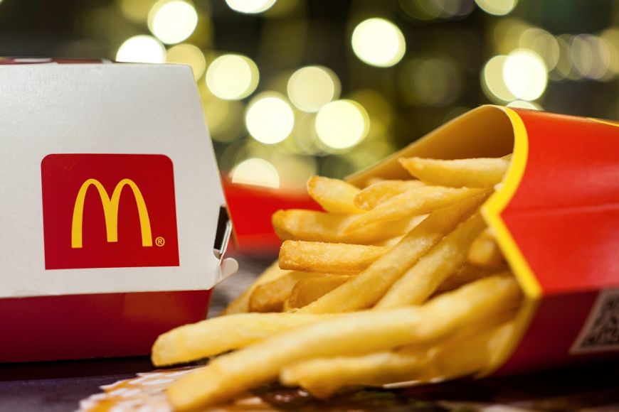 
	Adevărul despre cartofii prăjiți mari de la McDonald's. Un angajat din SUA dă din casă
