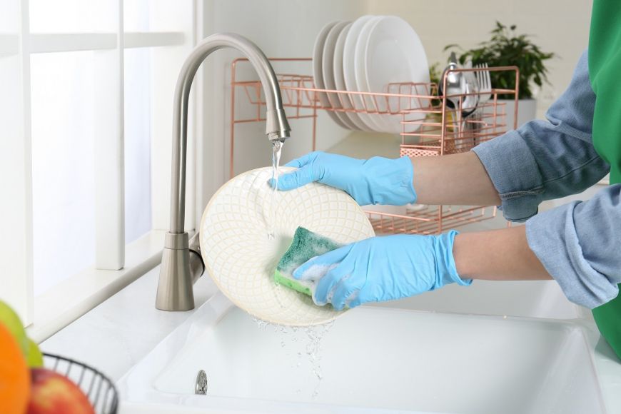 Cum să speli vasele ca un expert. Tehnica secretă folosită în restaurante 