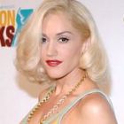 Gwen Stefani, acoperita din cap pana in picioare pentru show-ul din Malaezia