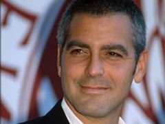 Un sarut al lui George Clooney, 350.000 dolari