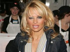 Pamela Anderson se va casatori cu fostul iubit al lui Paris Hilton