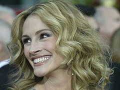 Julia Roberts se implica in lupta impotriva SIDA