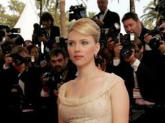 Scarlett Johansson va canta la BRIT Awards