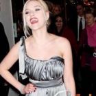 Scarlett Johansson si-a facut tatuaj