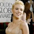 Scarlett Johansson se muta cu Ryan Reynolds