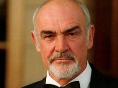 Sean Connery vrea sa se bata cu James Bond