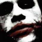 Scena in care Jokerul jucat de Heath Ledger se preface mort, in noul “Batman”