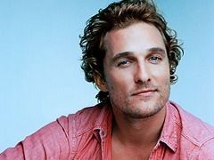 Matthew McConaughey primeste hainute pentru copii