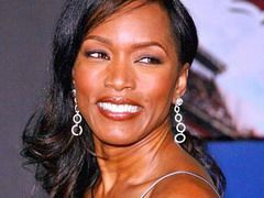 Angela Bassett este mama lui Notorious B.I.G.