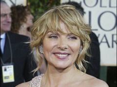 Kim Cattrall iubeste doar barbatii cu permis de conducere