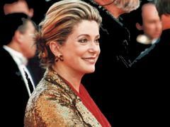 Catherine Deneuve vine la Festivalul International de Film Transilvania