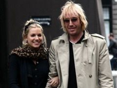 Sienna Miller si Rhys Ifans se despart dupa doua luni de logodna