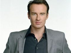 Jessica Alba crede ca nimeni nu-i poate rezista lui Julian McMahon