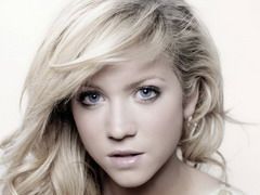 Brittany Snow a platit o dansatoare sa ii danseze in poala!