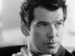 Pierce Brosnan, iubit de homosexualii din intreaga lume