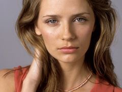 Mischa Barton, la scoala de corectie!