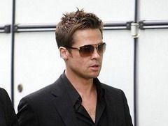 Brad Pitt, creatorul unei noi game de geluri de dus