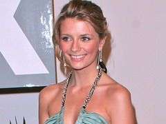 Mischa Barton din nou singura