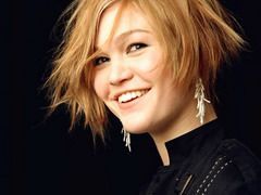 Julia Stiles isi va face debutul pe Broadway