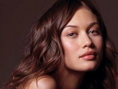 Olga Kurylenko: “Daca sunt frumoasa nu inseamna ca sunt si proasta”