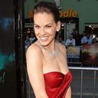 Hilary Swank piloteaza avioane