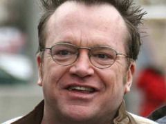 Actorul Tom Arnold a fost abuzat sexual cand era copil