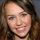 Miley Cyrus, specialista in curatarea WC-urilor