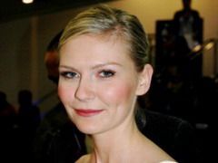 Kirsten Dunst: “Sunt urmarita de un fan nebun”