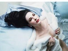 Dita Von Teese are parte de mult sex...zilnic