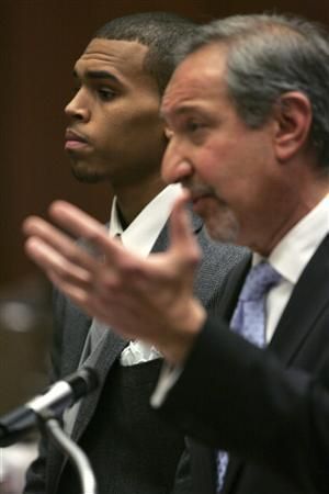 Chris Brown a fost acuzat de vatamare corporala
