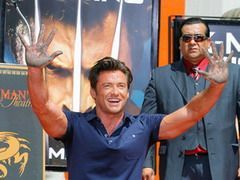 Hugh Jackman a fost imortalizat in ciment