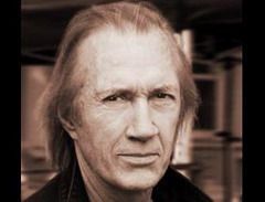 Vedetele si-au luat ramas bun de la David Carradine!