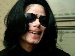 Michael Jackson avea puls cand a fost gasit de medicul sau