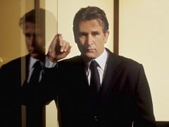 Anthony LaPaglia ar da oricand actoria pentru o viata de surfer