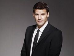 David Boreanaz s-a inchis in casa pana i se naste copilul