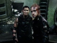 Atmosfera tensionata pentru Ben Foster si fratele sau Jon in PANDORUM