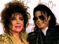 Cunoscuta ca buna prietena a lui Michael Jackson, Elizabeth Taylor i-a scos copiii in parc