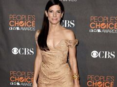 Sandra Bullock i-a suflat premiul People s Choice lui Kristen Stewart, Bella din Saga Twillight