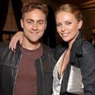 Charlize Theron s-a despartit de Stuart Townsend.