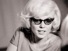 Noi fotografii cu Marilyn Monroe au fost scoase la vanzare