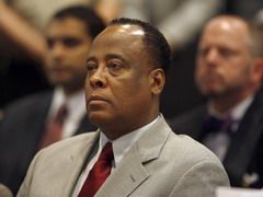 Conrad Murray, medicul lui Michael Jackson a fost pus sub acuzatie pentru omor involuntar