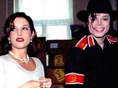Declaratie soc! Lisa Marie Presley vorbeste cu spiritul lui Michael Jackson