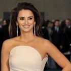 Penelope Cruz a purtat o rochie vintage de la Versace la Goya Awards 2010