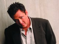 Michael Madsen, dat in judecata de o firma de curatat piscine