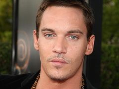 Jonathan Rhys Meyers vrea sa fie manipulat