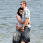 Miley Cyrus nu il va lua pe Liam Hemsworth la decernarea premiilor Oscar