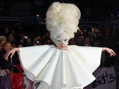 Lady Gaga in Tara Minunilor