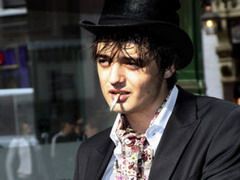 Pete Doherty, arestat pentru moartea regizoarei Robin Whitehead